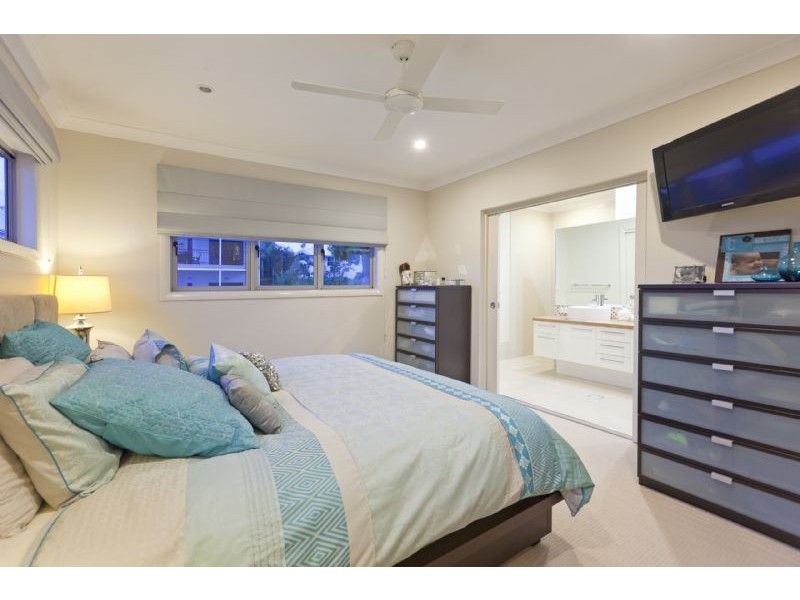 86 Cedar Street, Wynnum QLD 4178