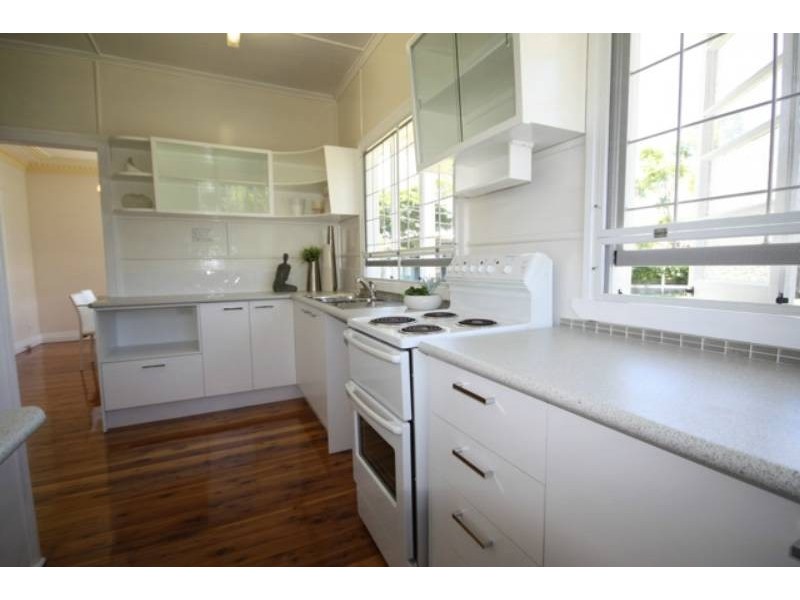 46 Crown Street, Wynnum QLD 4178