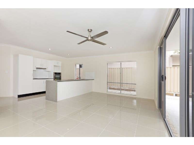 11 Wassell Street, Wynnum QLD 4178