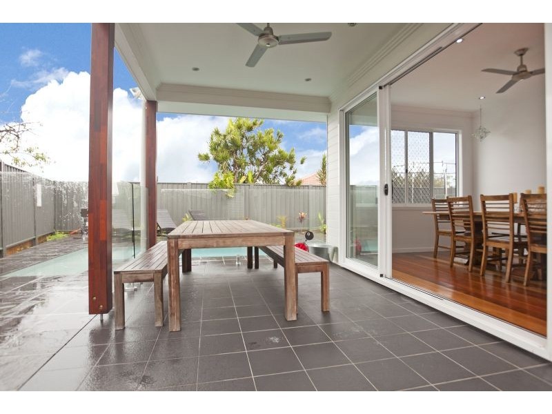 10 Moreton Avenue, Wynnum QLD 4178