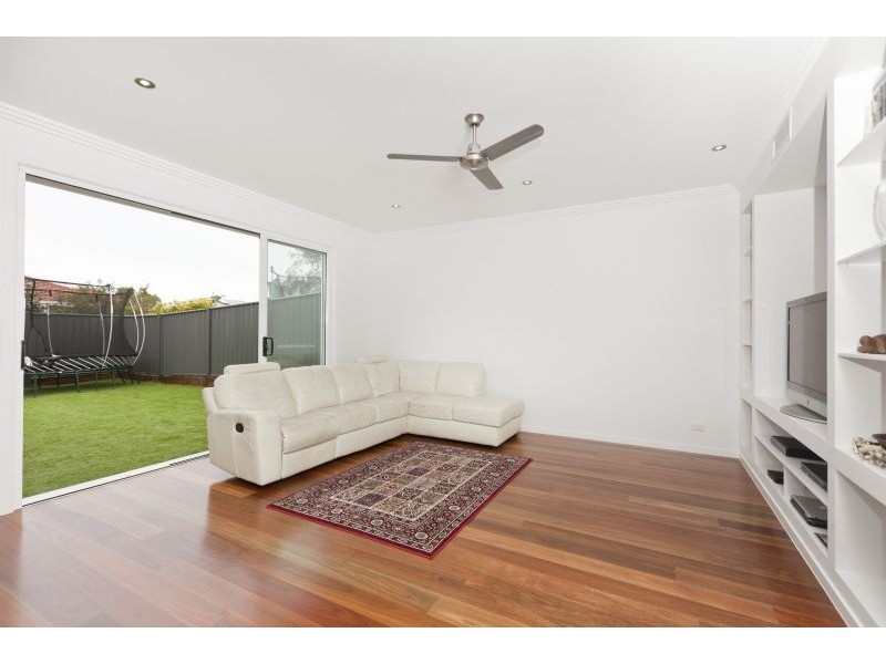 10 Moreton Avenue, Wynnum QLD 4178