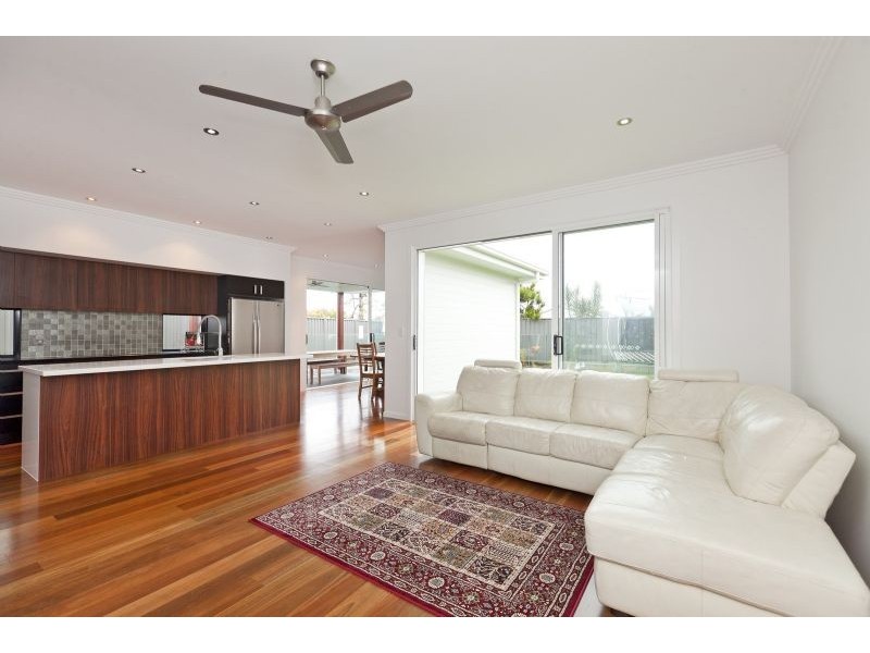 10 Moreton Avenue, Wynnum QLD 4178