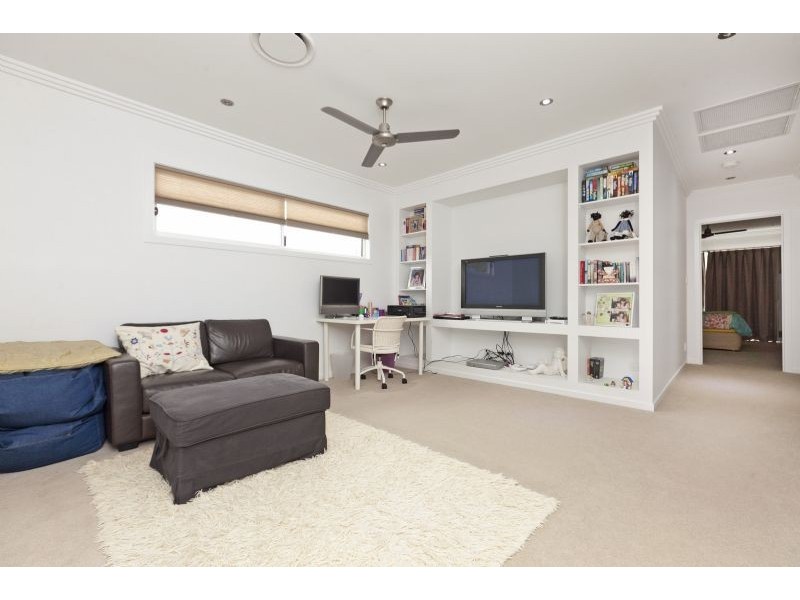 10 Moreton Avenue, Wynnum QLD 4178