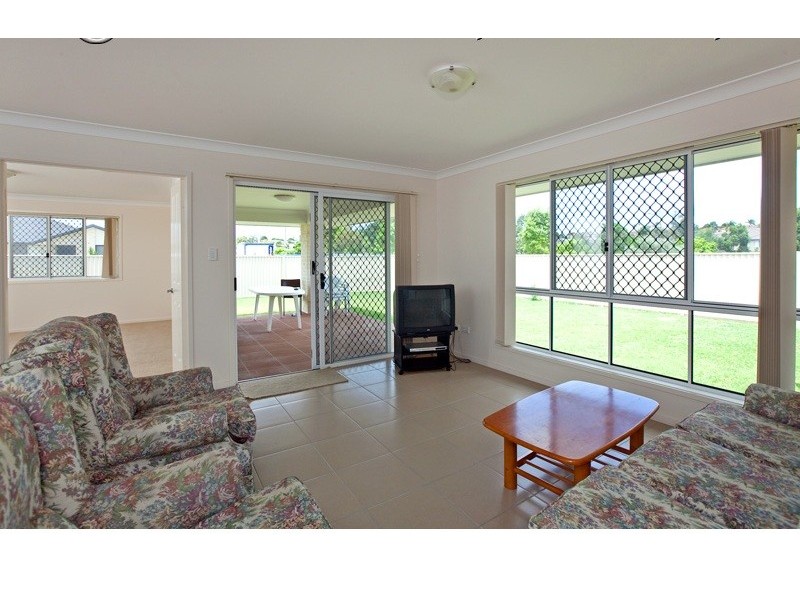 11 Cola Crescent, Wynnum West QLD 4178