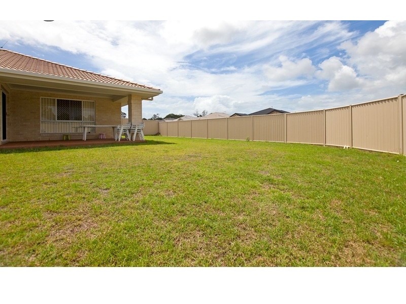 11 Cola Crescent, Wynnum West QLD 4178