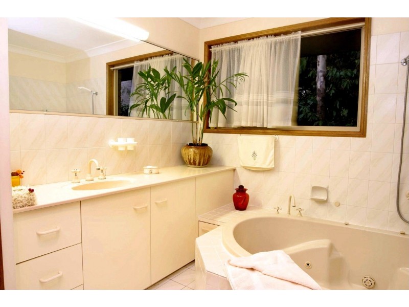 241 Ernest Street, Lota QLD 4179