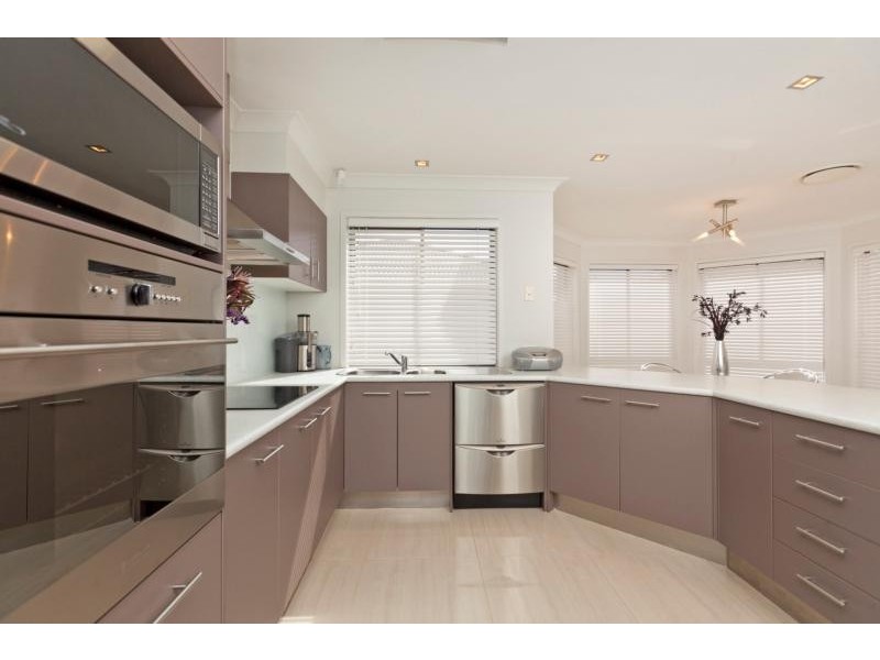 8 John Street, Manly West QLD 4179