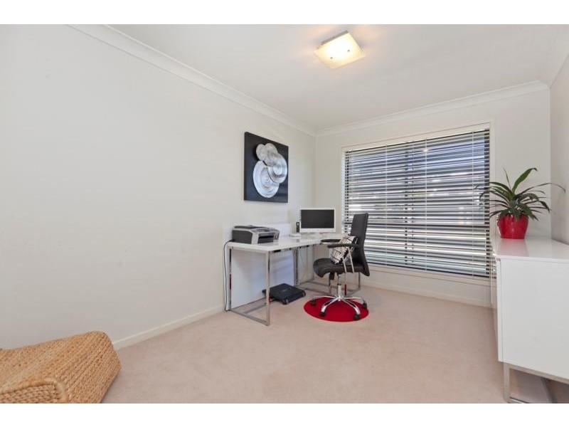 8 John Street, Manly West QLD 4179