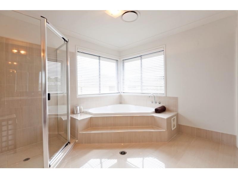 8 John Street, Manly West QLD 4179