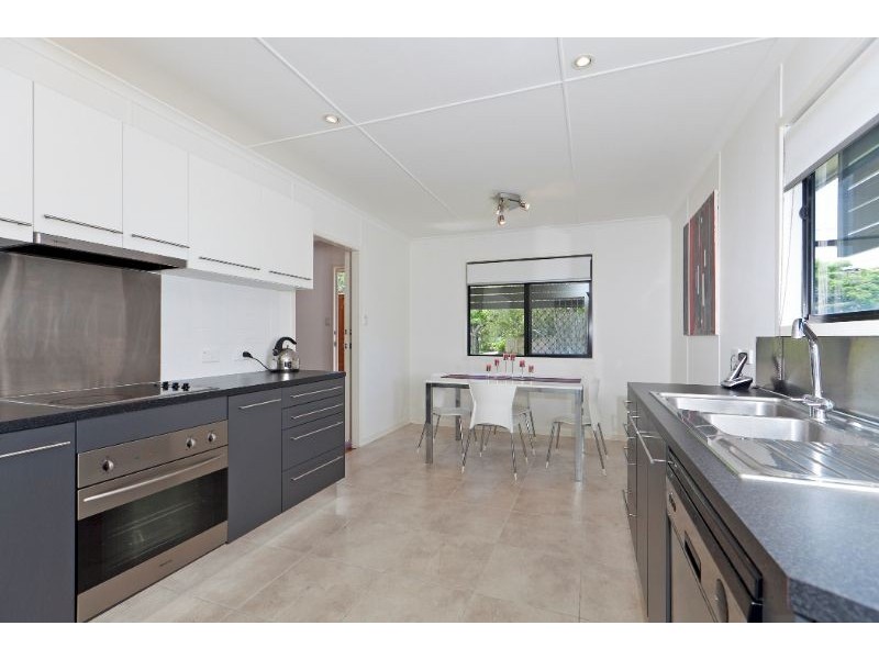 28 Peranga Street, Manly QLD 4179