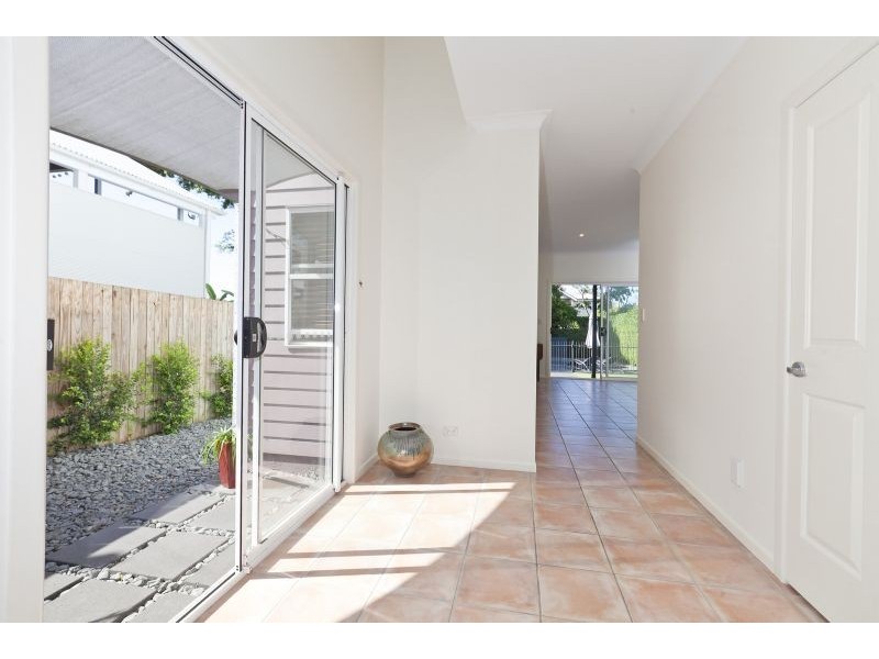 34 Boswell Terrace, Manly QLD 4179