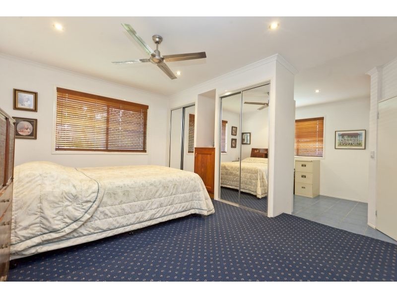 6 Bates Drive, Birkdale QLD 4159
