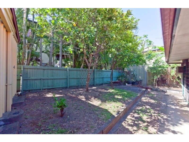 2 Gwynne Street, Wynnum West QLD 4178