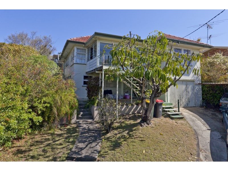 77 Melville Terrace, Manly QLD 4179