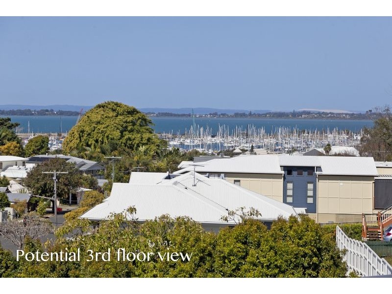77 Melville Terrace, Manly QLD 4179