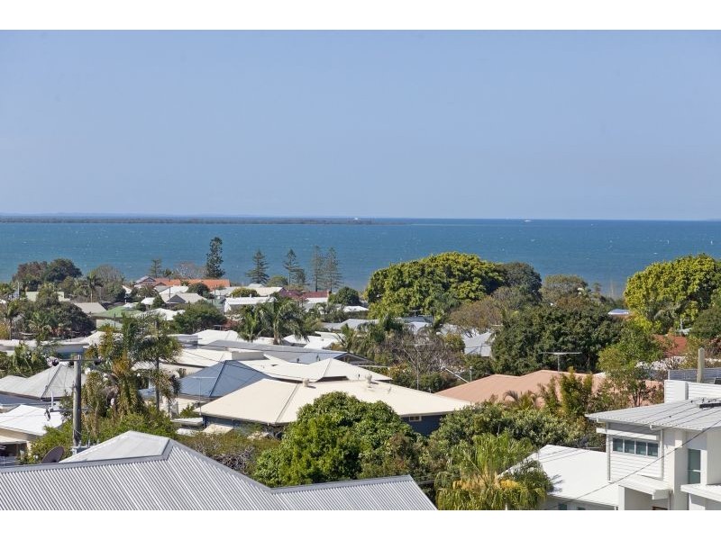 77 Melville Terrace, Manly QLD 4179