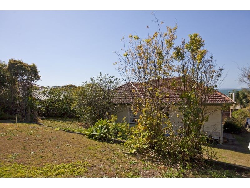 77 Melville Terrace, Manly QLD 4179