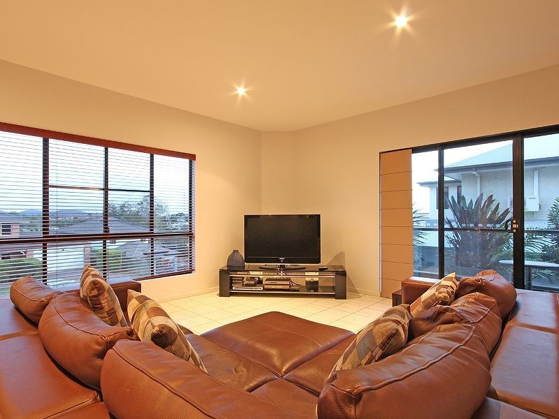 35 Sweetapple Place, Manly West QLD 4179