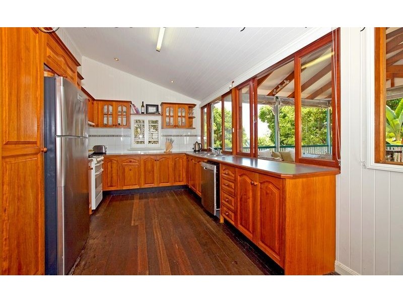 69 Coreen Street, Wynnum QLD 4178