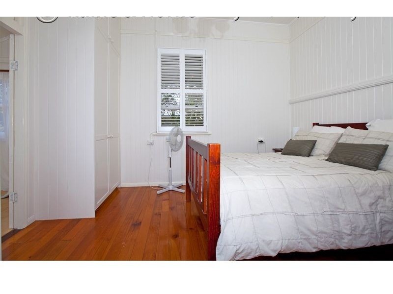 69 Coreen Street, Wynnum QLD 4178