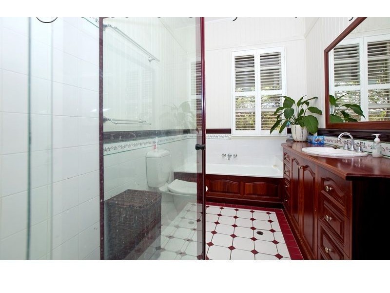 69 Coreen Street, Wynnum QLD 4178