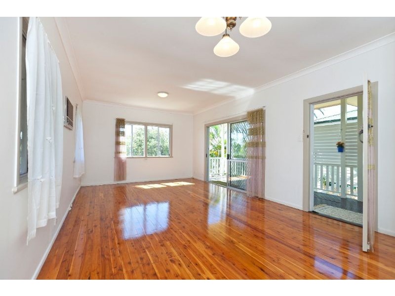 94 Cedar Street, Wynnum QLD 4178