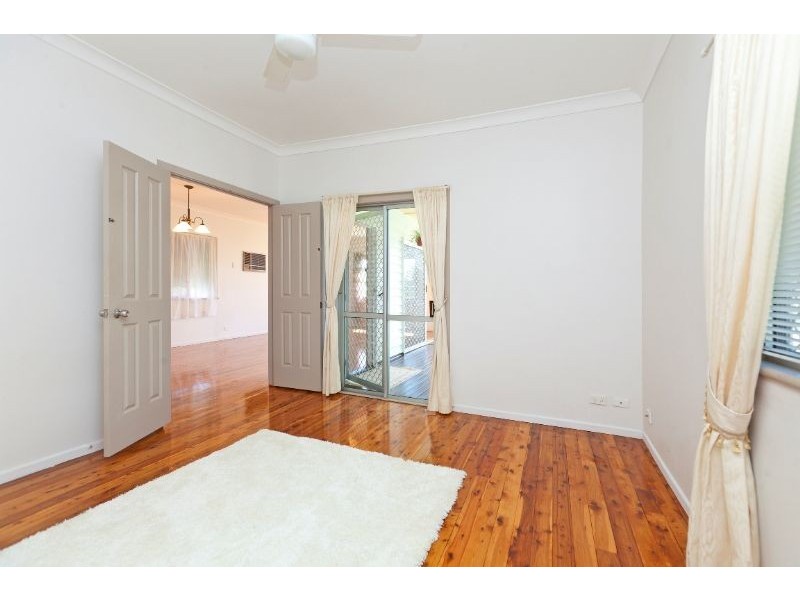 94 Cedar Street, Wynnum QLD 4178