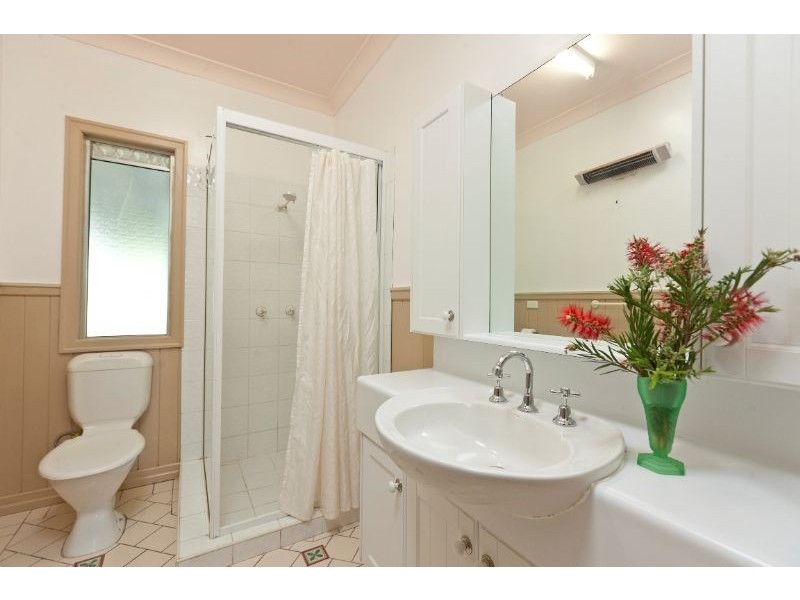 94 Cedar Street, Wynnum QLD 4178