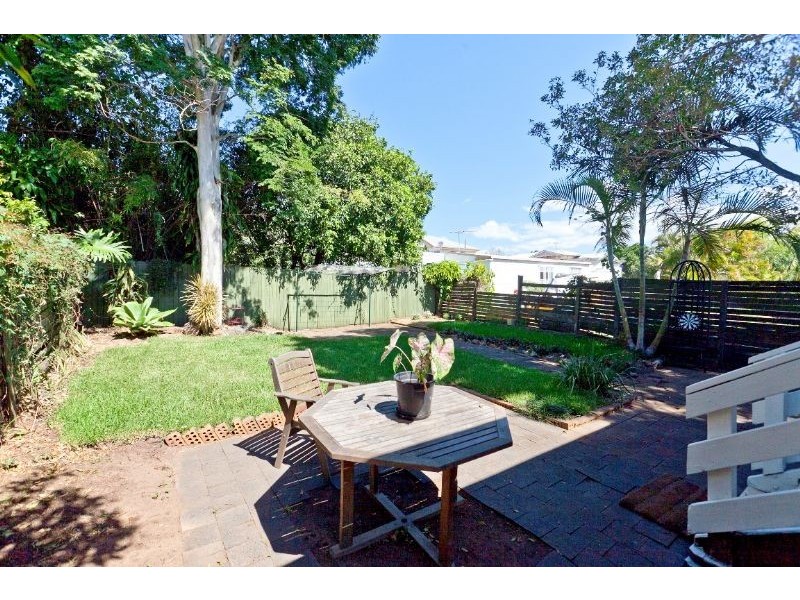 94 Cedar Street, Wynnum QLD 4178