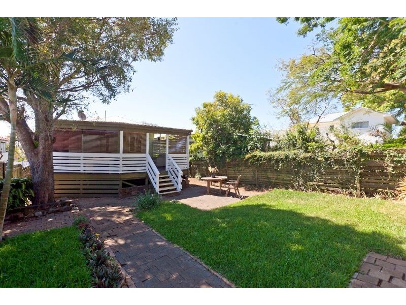 94 Cedar Street, Wynnum QLD 4178