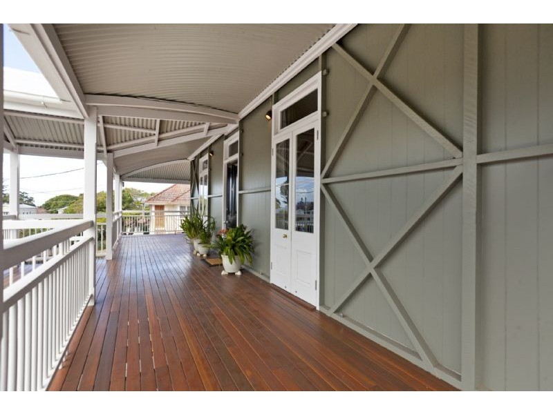 16 Ashton Street, Wynnum QLD 4178