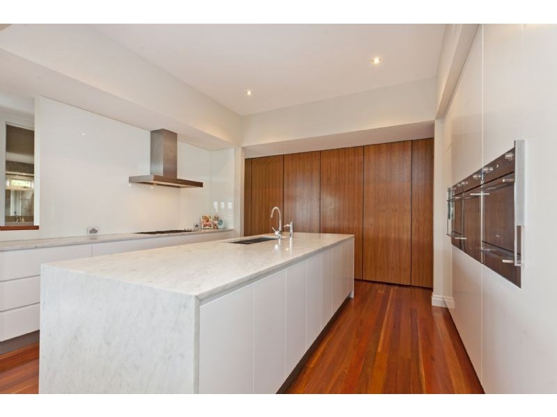 16 Ashton Street, Wynnum QLD 4178