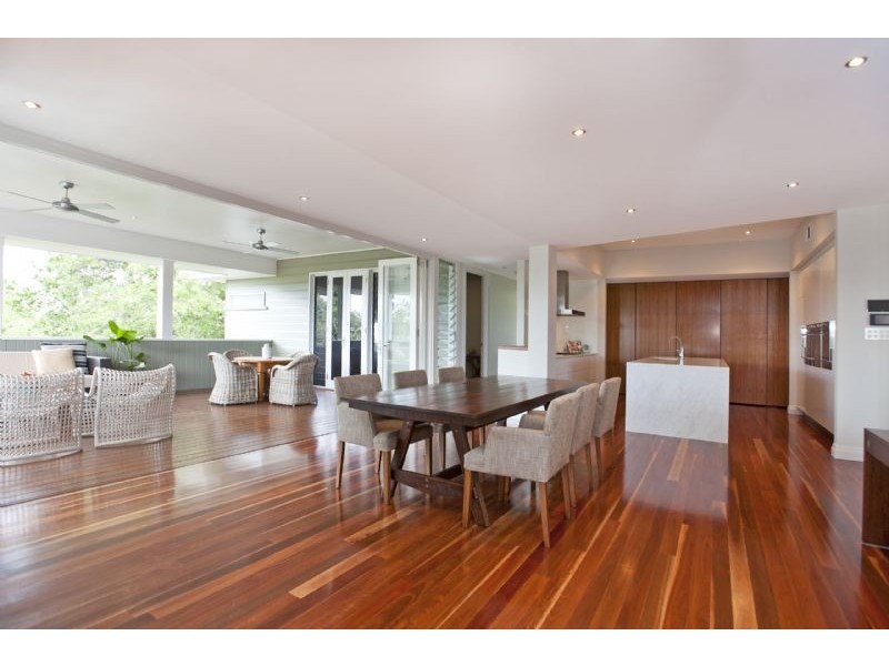 16 Ashton Street, Wynnum QLD 4178