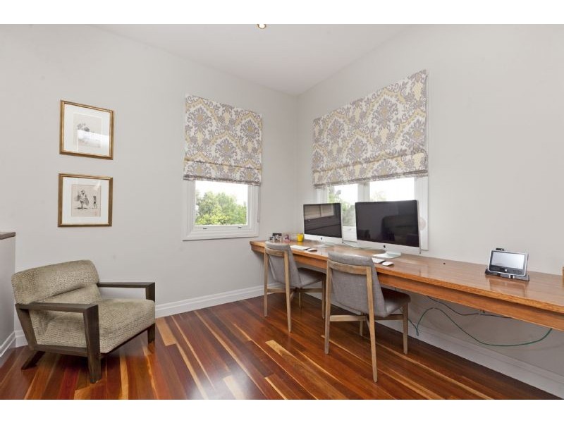 16 Ashton Street, Wynnum QLD 4178