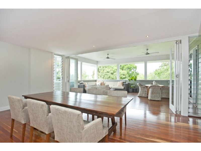 16 Ashton Street, Wynnum QLD 4178