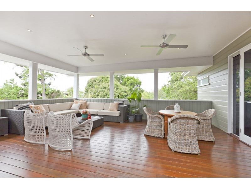 16 Ashton Street, Wynnum QLD 4178