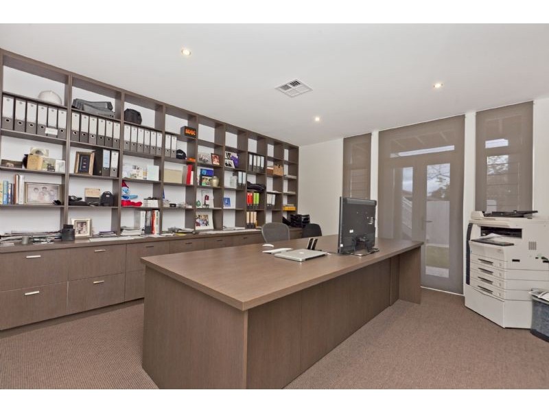 16 Ashton Street, Wynnum QLD 4178