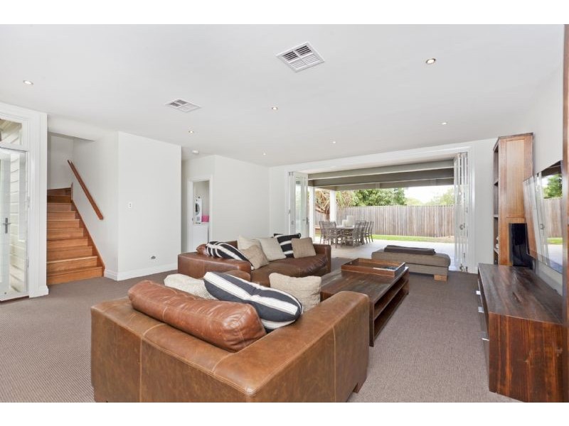 16 Ashton Street, Wynnum QLD 4178