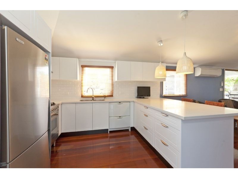 151 Carlton Terrace, Manly QLD 4179