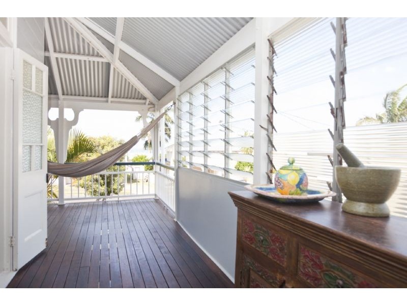 151 Carlton Terrace, Manly QLD 4179