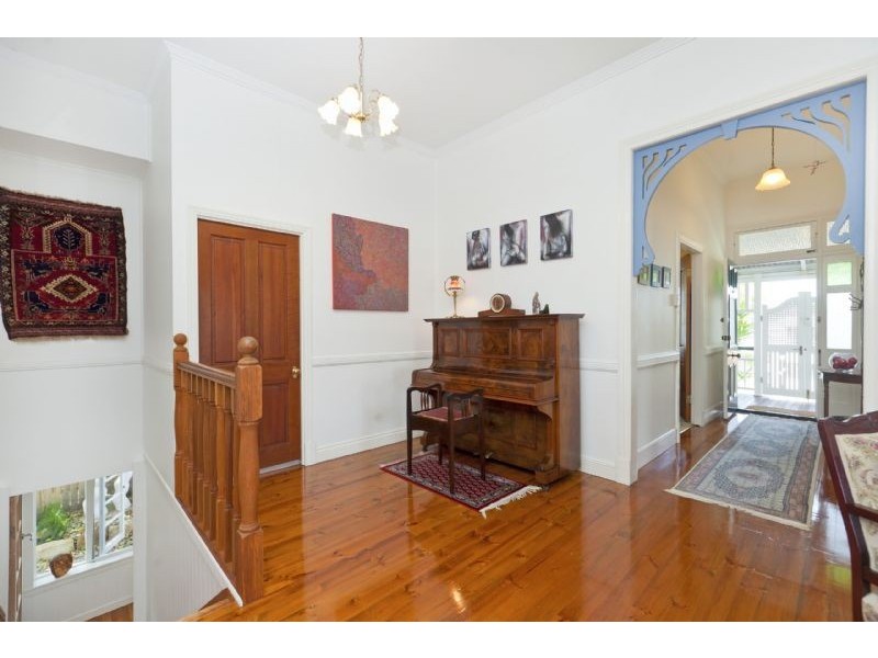 151 Carlton Terrace, Manly QLD 4179