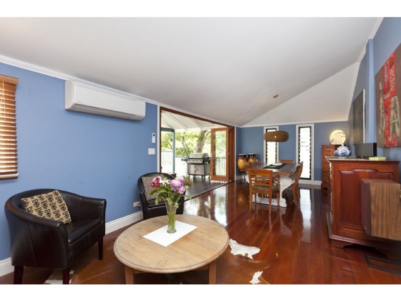 151 Carlton Terrace, Manly QLD 4179