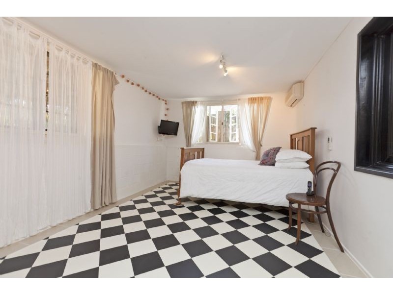 151 Carlton Terrace, Manly QLD 4179