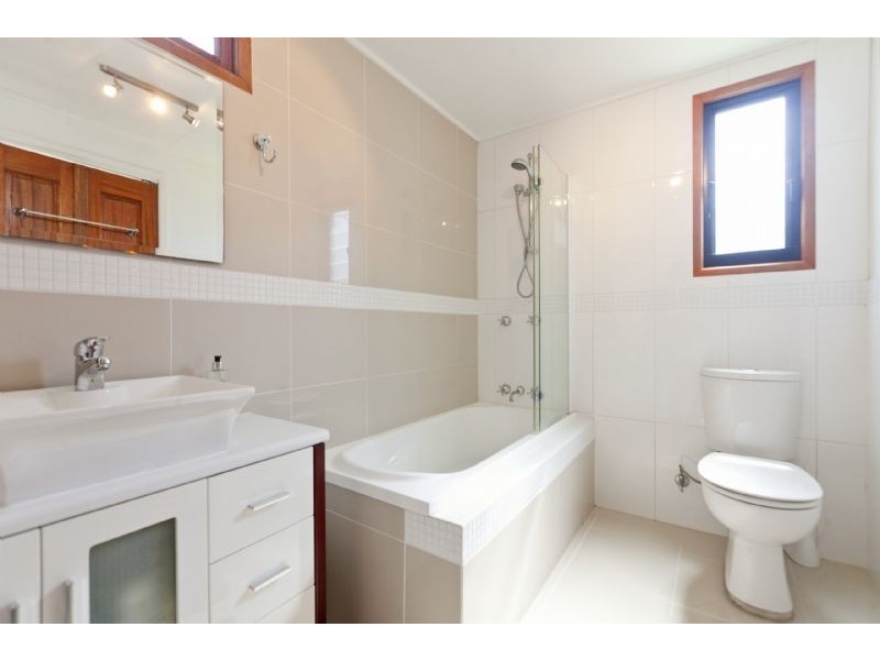 151 Carlton Terrace, Manly QLD 4179