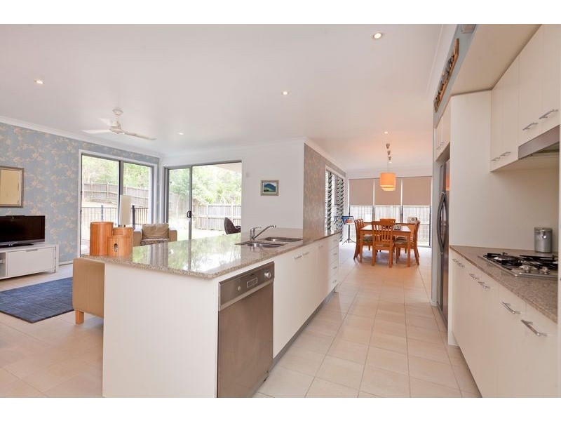 11 Barwin Street, Wakerley QLD 4154