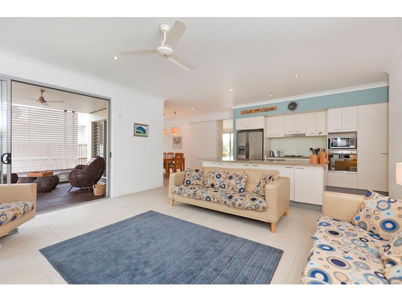 11 Barwin Street, Wakerley QLD 4154