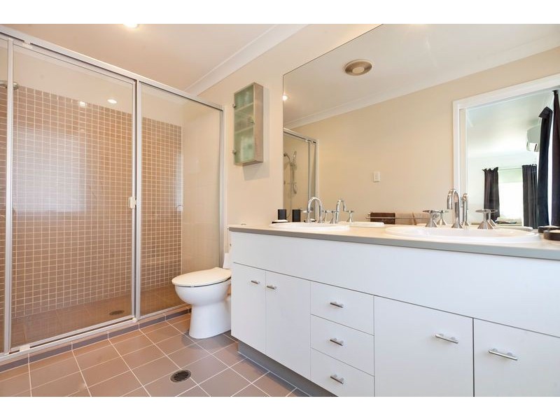11 Barwin Street, Wakerley QLD 4154