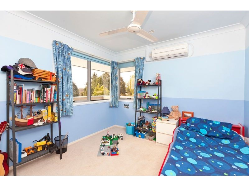 11 Barwin Street, Wakerley QLD 4154