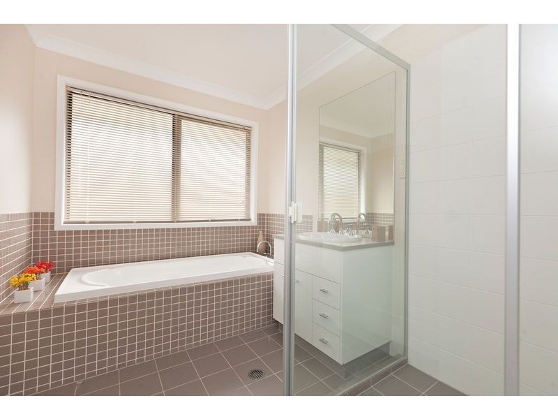 11 Barwin Street, Wakerley QLD 4154