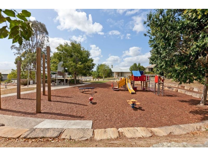 11 Barwin Street, Wakerley QLD 4154